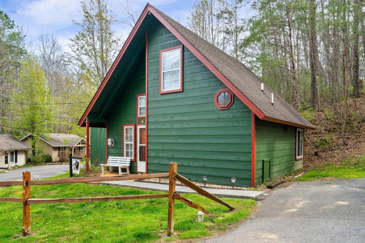 Chalet Bearly Gnomey *