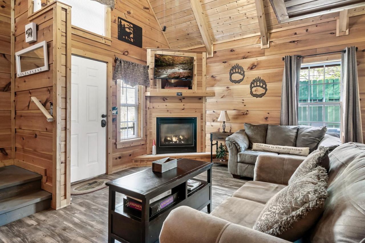 Bearly Gnomey Chalet *