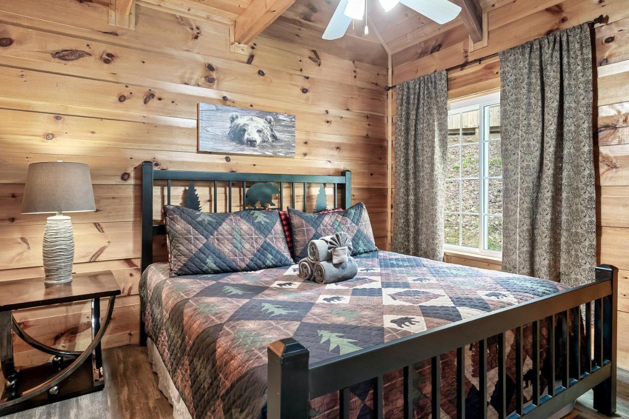 Chalet Bearly Gnomey